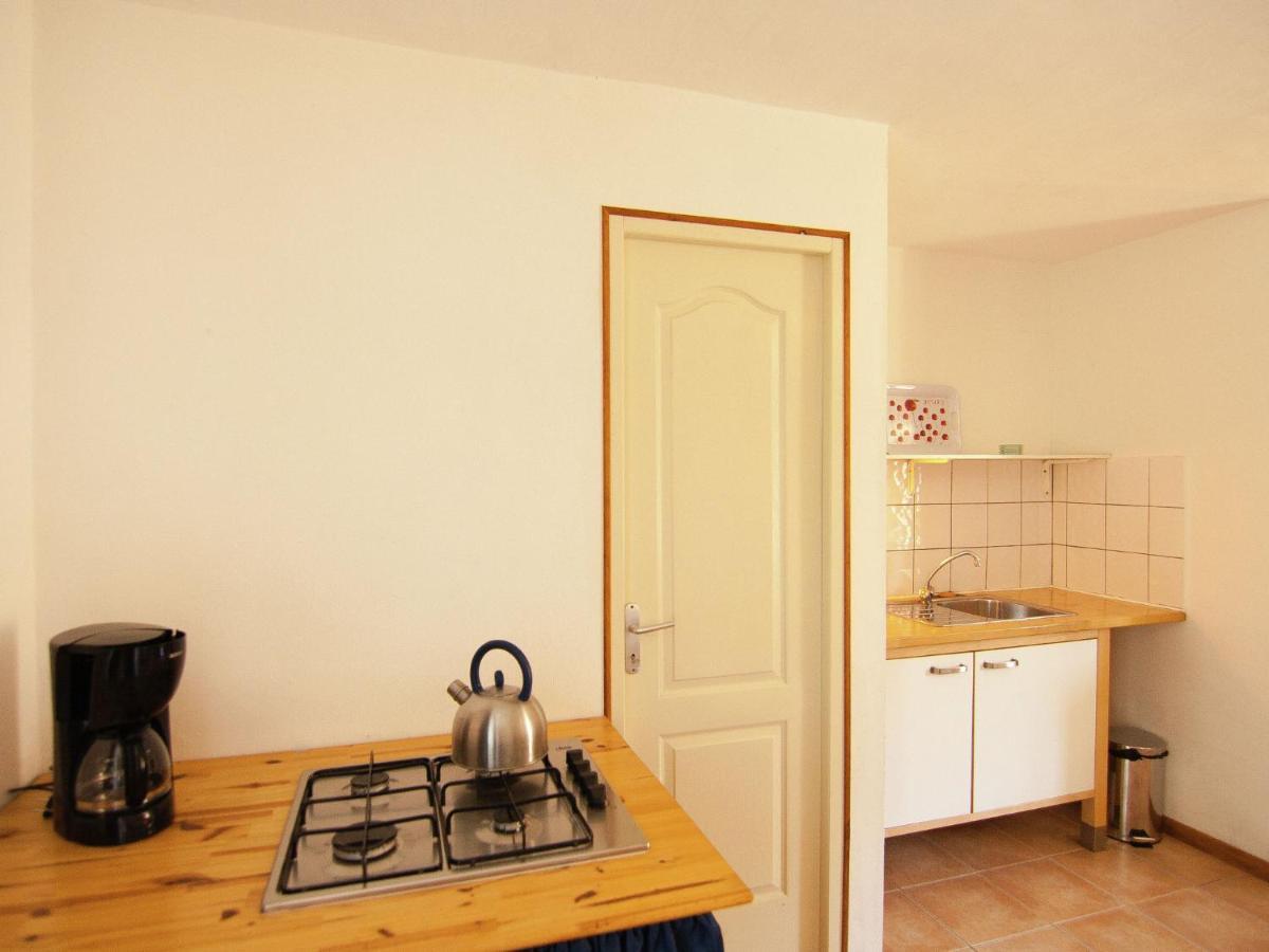 Charming Gite With Pool In Vezac Beynac-et-Cazenac Exterior photo