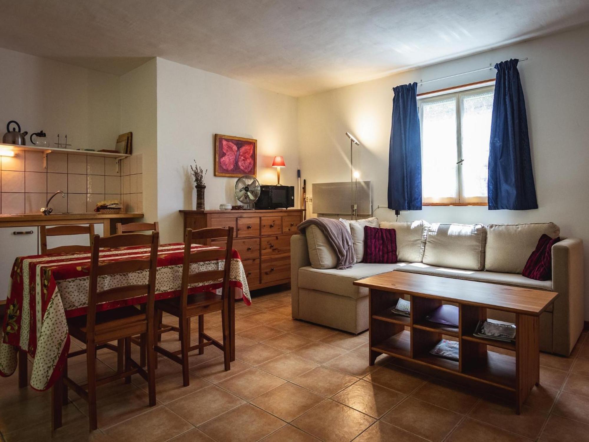 Charming Gite With Pool In Vezac Beynac-et-Cazenac Exterior photo